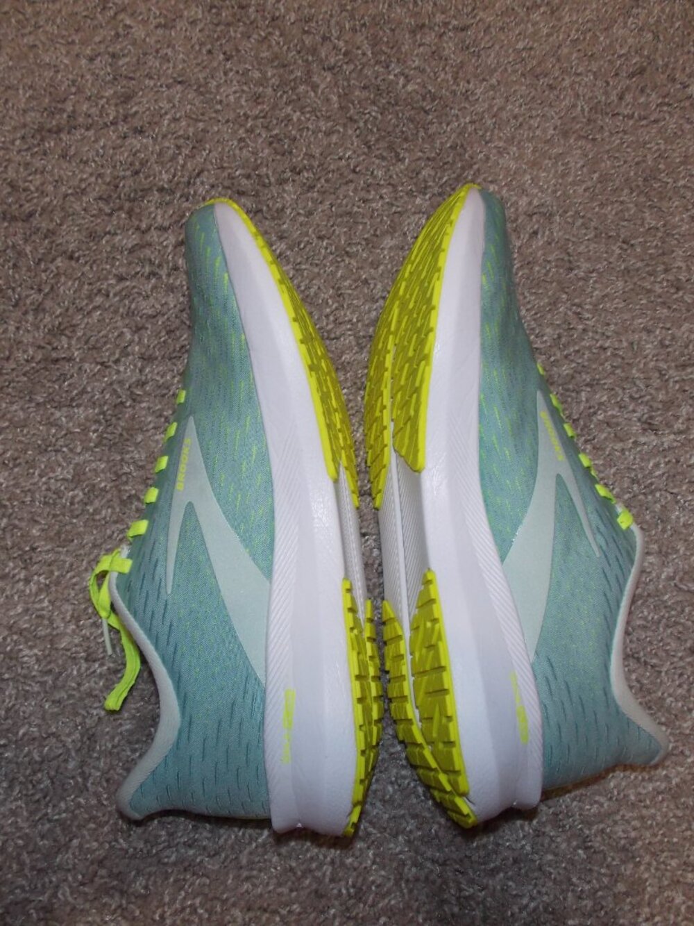 Brooks Women's Hyperion Tempo Running Shoe Size 10 - Picture 4 of 9